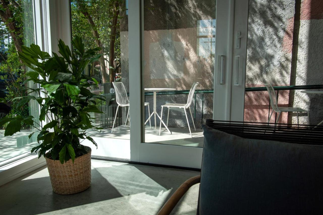 Travelers New Orleans Hotel Exterior photo